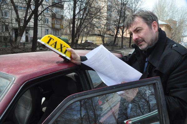 В России предложили ввести единый стандарт машин такси для автопроизводителей